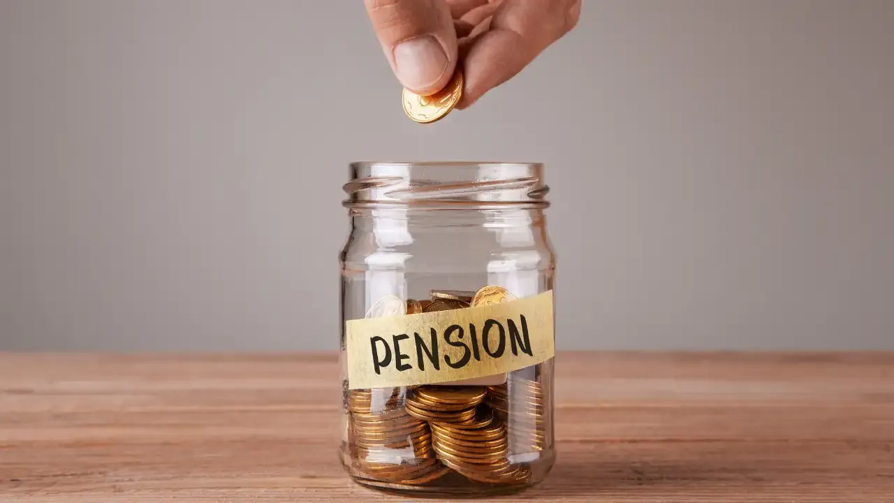 Should I Max Out My Personal Pension As Soon As Possible?⁣⁣